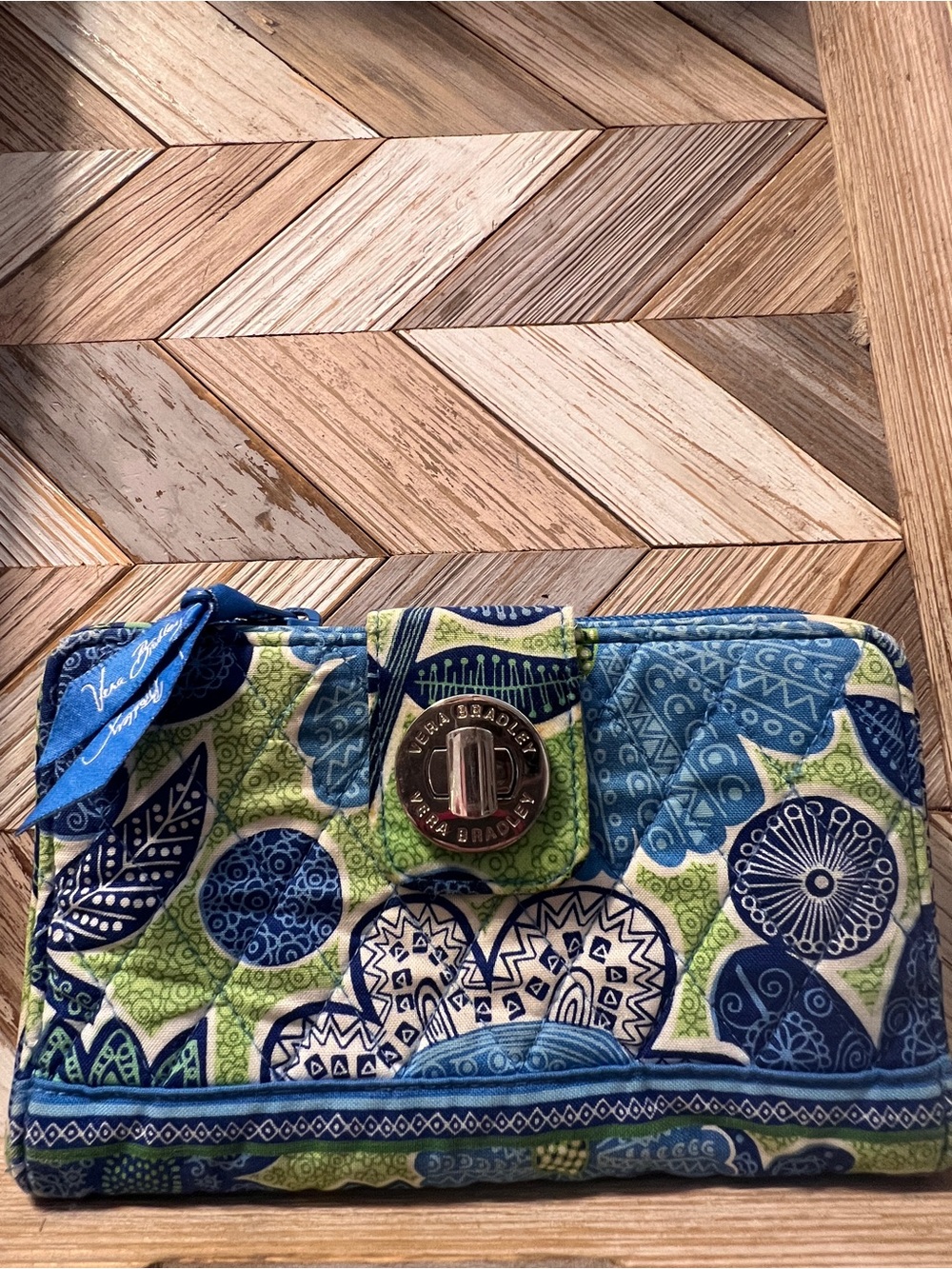 Vera Bradley Doodle Daisy 🌼 Turn-Lock Wristlet 7.5” x 5”